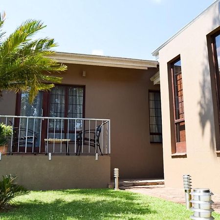 Acacia Guest House Mbombela Exterior foto