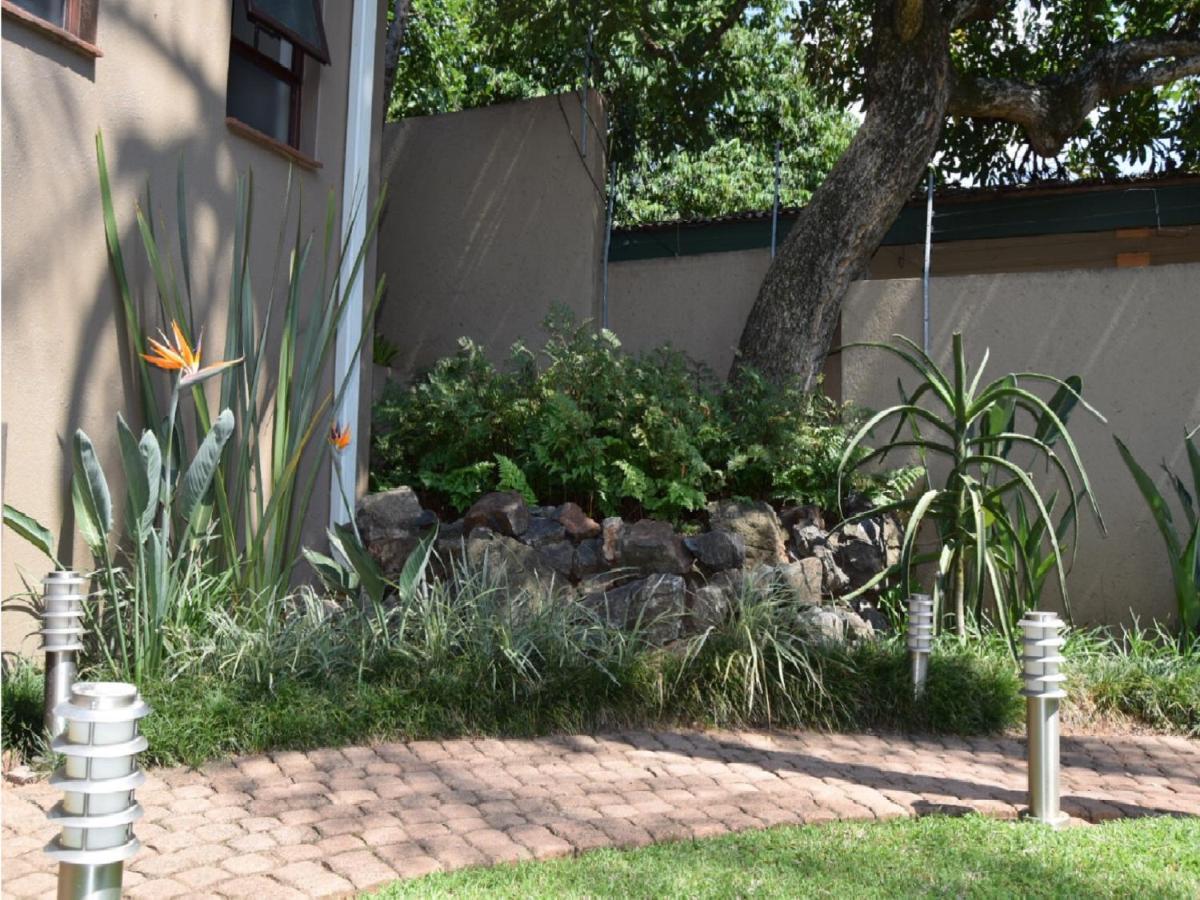 Acacia Guest House Mbombela Exterior foto